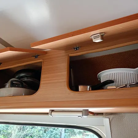 Kemping Furgoneta Camper Gran Volumen *